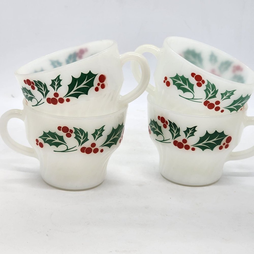 Vintage Christmas Termocrisa Milk glass Mug holly Berry set of 4 made in Mexico